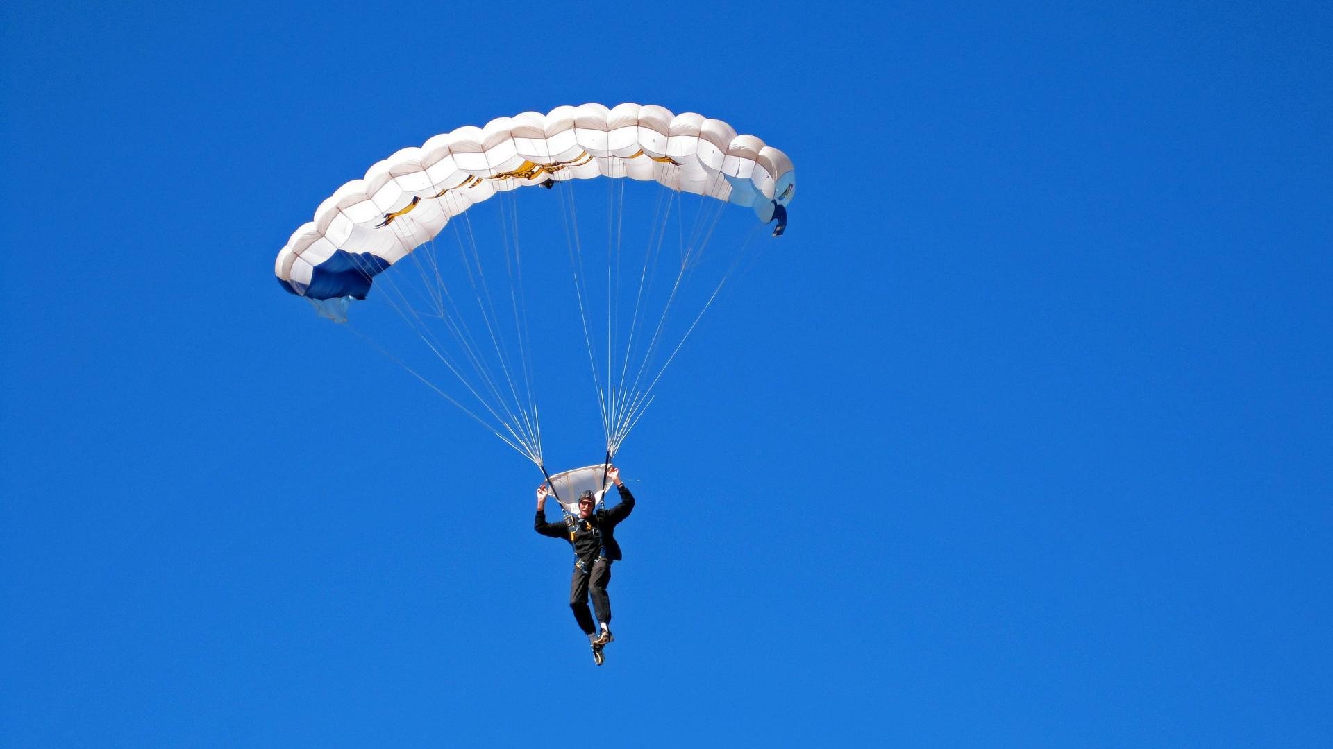 武切维奇，当东方铁塔点燃沪上寒夜