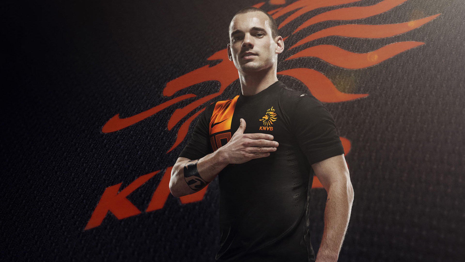 欧冠淘汰赛之夜,卢卡库的压制级表演,是暴力美学还是战术革命?