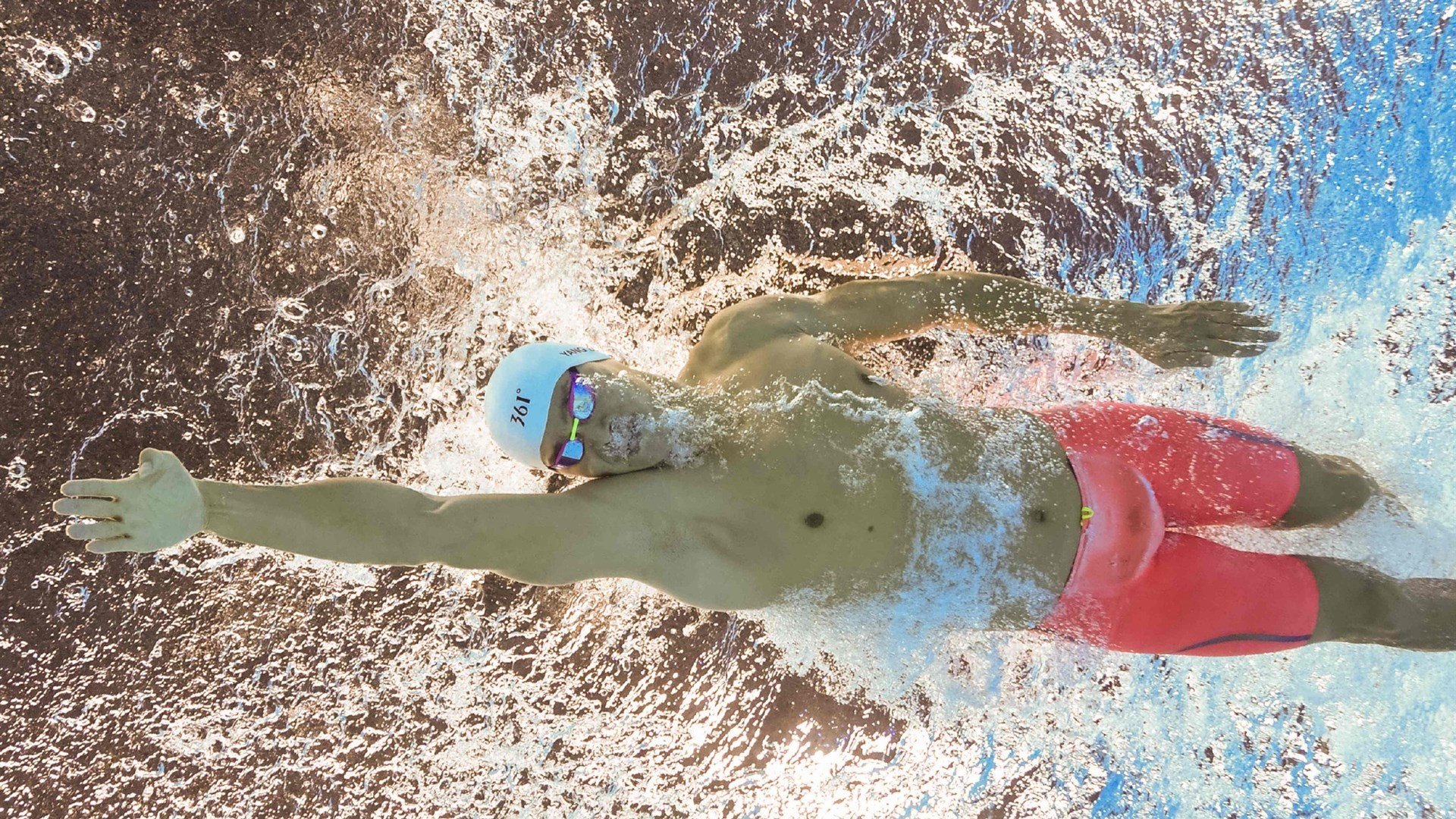 世界排名争夺战之夜，托尼高光表现，当命运在聚光灯下颤抖